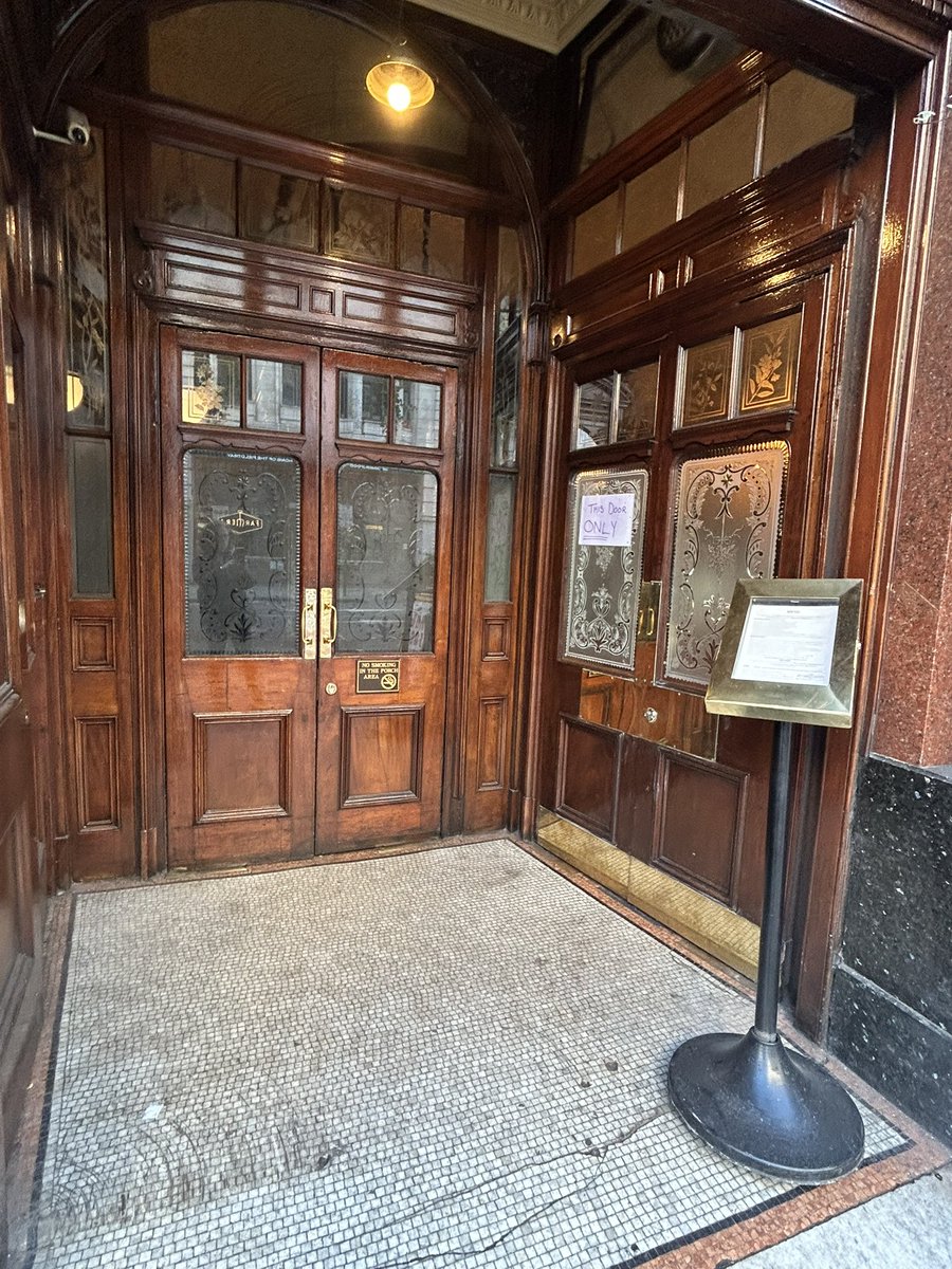 PubsSaving's tweet image. The entrances to the beautiful Grade II* listed Princess Louise pub in Holborn. #samsmith #londonpubs