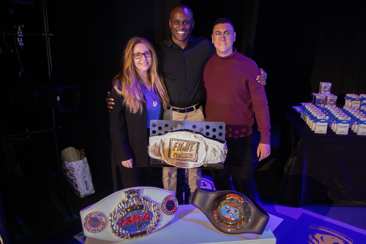 GanarAlcorcon's tweet image. 🏆iEnhorabuena, @nayaneshayman! Nadie mejor que tú para recibir el premio a Mejor Deportista del Año de #Alcorcón.

Un orgullo verte llevar el nombre de nuestra ciudad a lo más alto, no solo por tu talento y pasión, sino también por los valores que representas dentro y fuera del…