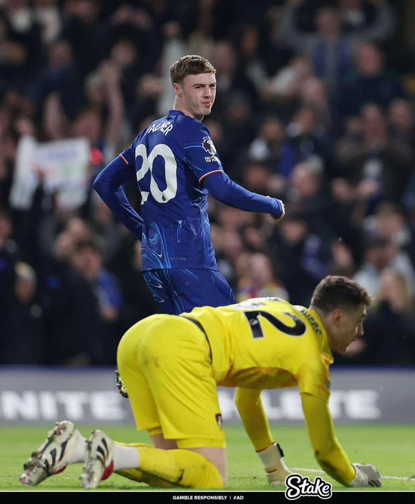 CFC_OBED's tweet photo. Whether Palmer scored it or Bissaka, it makes no difference. 

A thread of all Cole Palmer goals scored this season .💙 https://t.co/7u88lfb1Al