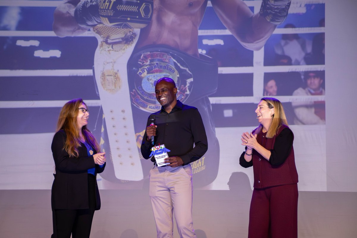 GanarAlcorcon's tweet image. 🏆iEnhorabuena, @nayaneshayman! Nadie mejor que tú para recibir el premio a Mejor Deportista del Año de #Alcorcón.

Un orgullo verte llevar el nombre de nuestra ciudad a lo más alto, no solo por tu talento y pasión, sino también por los valores que representas dentro y fuera del…