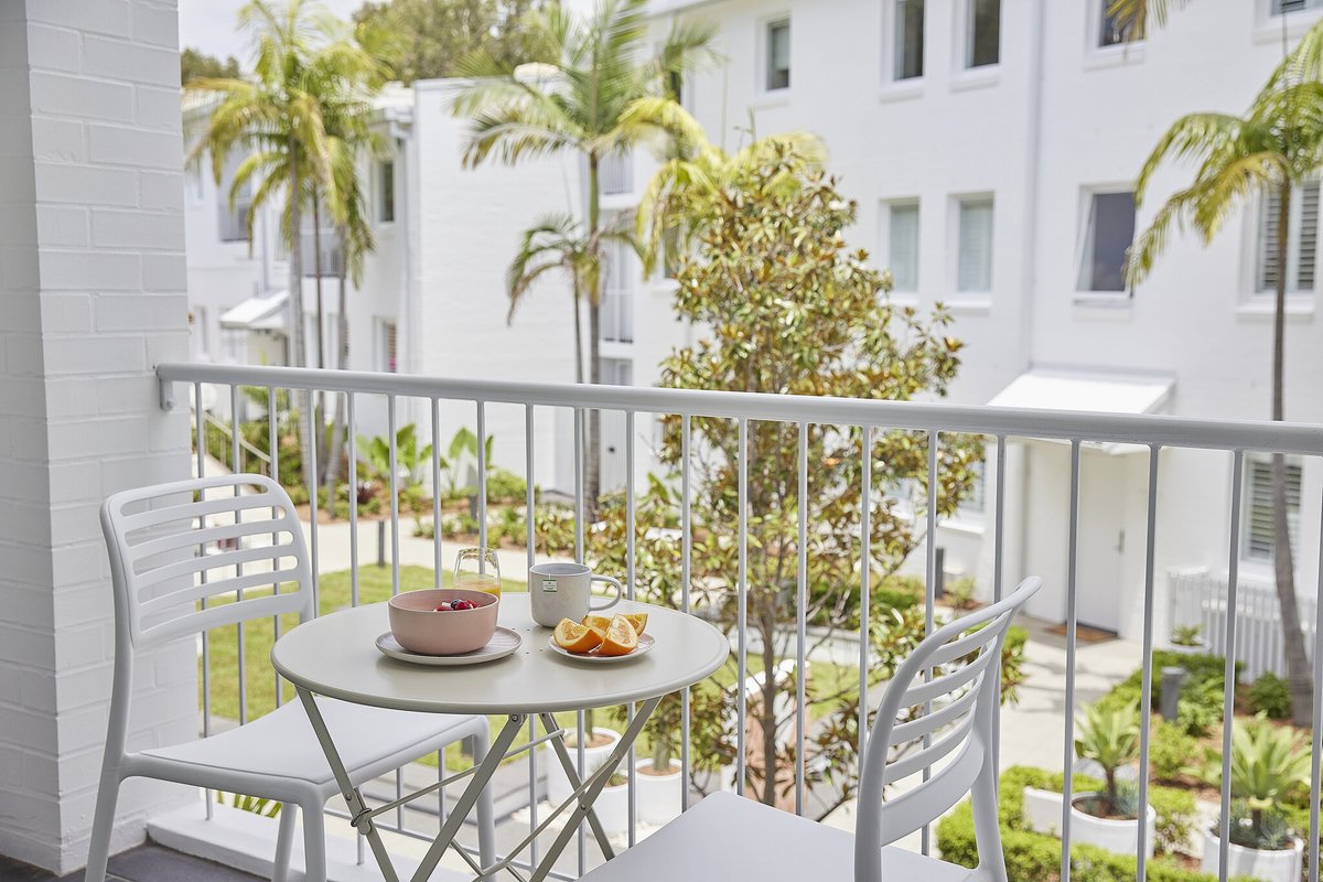 "Stepping into the Adina Apartment Hotel in Chippendale is like falling into a rabbit hole and landing smack in the middle of Palm Springs—minus the desert, but with all the style..." You can read Get Lost Magazine's full review here: getlostmagazine.com/category-highl…
#adinahotels #hotels