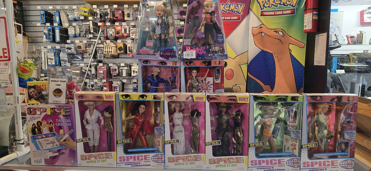 Freaktoyz's tweet photo. MORE Spice Girls? NEVER GIVE UP THE GOOD TIMES! Kind of interested in that tattoo graphix kit! #freaktoyzarmy #toys #90s #nostalgia https://t.co/ULVWmPk8Jp