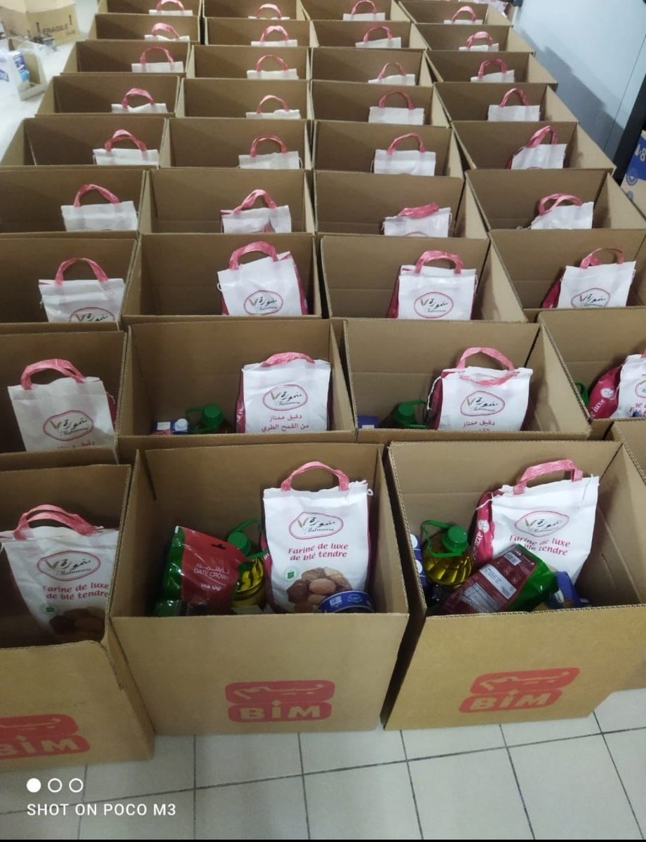 NejmaAsso's tweet photo. #Ramadan arrive à grands. 
De nouveau des familles attendent leur panier pour la 16eme année consécutive. 

1 panier avec 300 dirhams de provisions + produits d'hygiène. 
Distribution sur #Marrakech #Maroc 

Merci de nous aider.  

#ramadankareem https://t.co/4ShNBXUuY0