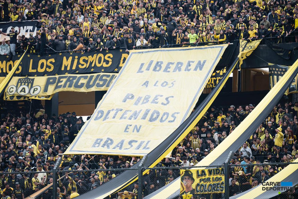 Mañana a la hora 12:00 las familias de los hinchas detenidos en Brasil estarán en Torre Ejecutiva buscando respuestas de las autoridades con los reclamos pertinentes de la intervención y la mesa de trabajo que se hizo el 30 de diciembre en la que cancillería se comprometía a