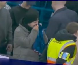 paddypower's tweet photo. Enzo Fernandez gives his shorts to a fully grown adult in the stands, who then proceeds to sniff it. Extraordinary. https://t.co/zJ1BTzvKxY