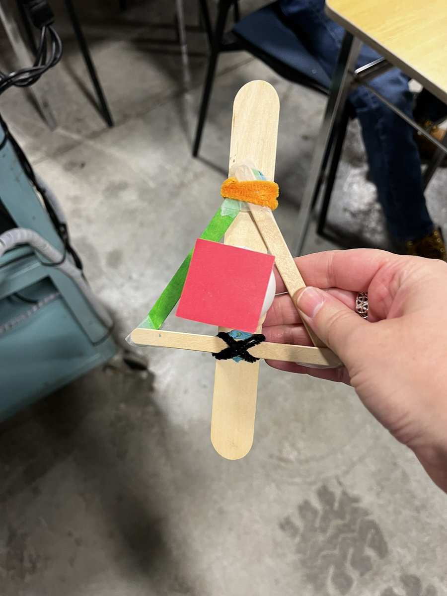 Aviation semester 2 students spent the first half of today completing 3 engineering challenges:saving a grape, building a pipe cleaner tower, and creating a space lander. Great start! <a href="/TVDSB/">Thames Valley DSB</a> <a href="/shsm_tvdsb/">@SHSM_TVDSB</a>