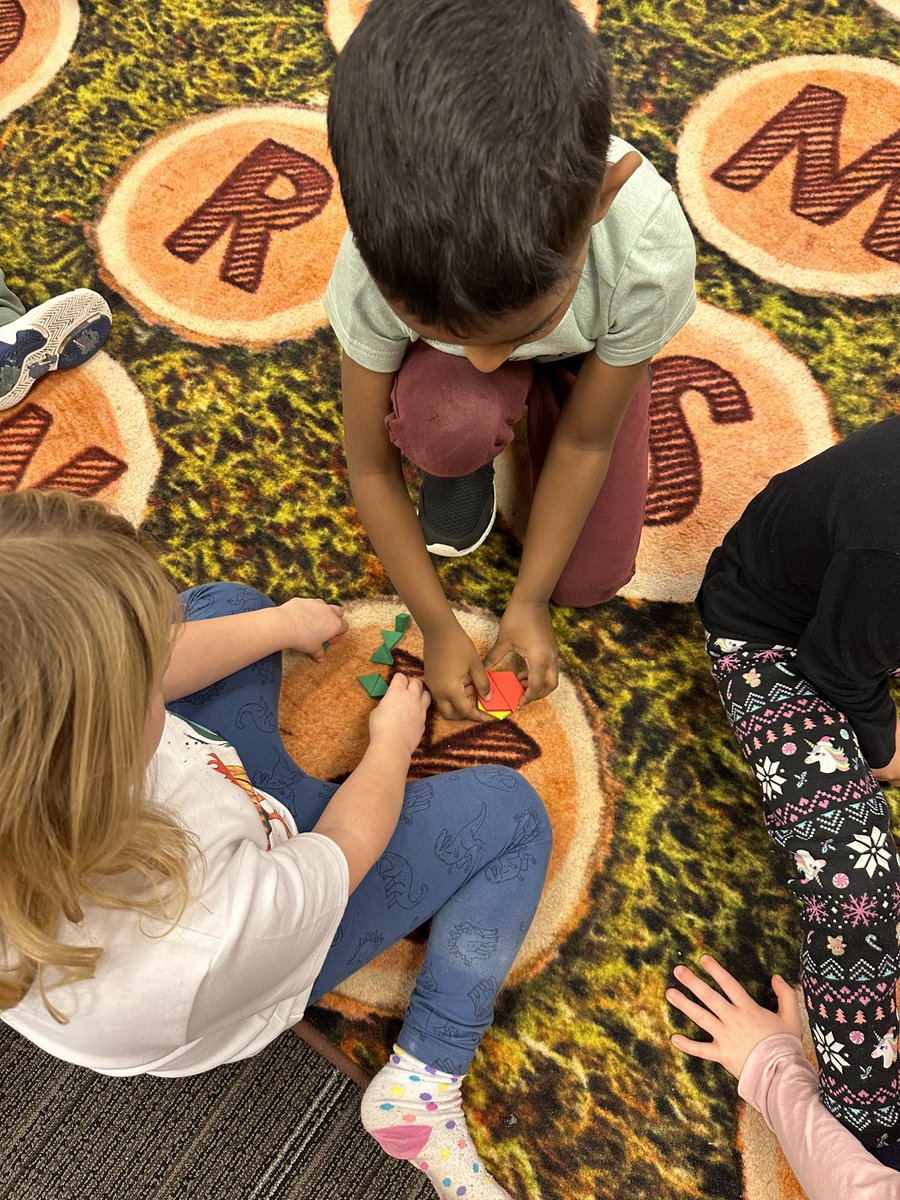 Miss.Elliott tweet media