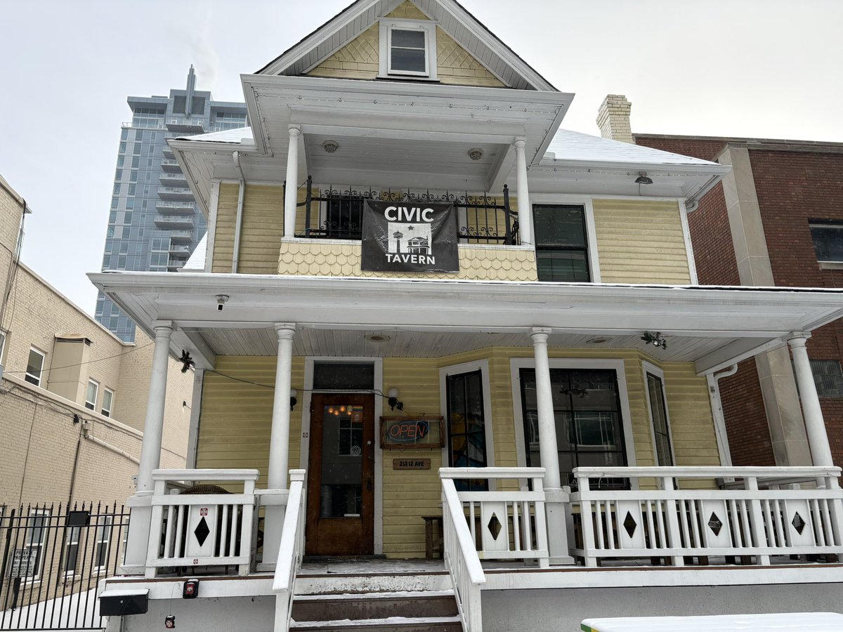 CapstoneSpooky's tweet photo. Filming officially began for our SAIT capstone project “Spooky Alberta” at Civic Tavern in Calgary! Coming to you later this month! 🎃💀👻

#sait #rtbn #spooky #ghost #haunted #film #capstone #yyc #Calgary #Alberta #interview #camera #microphone #civictavern #spookyalberta https://t.co/41kbI42Bmu