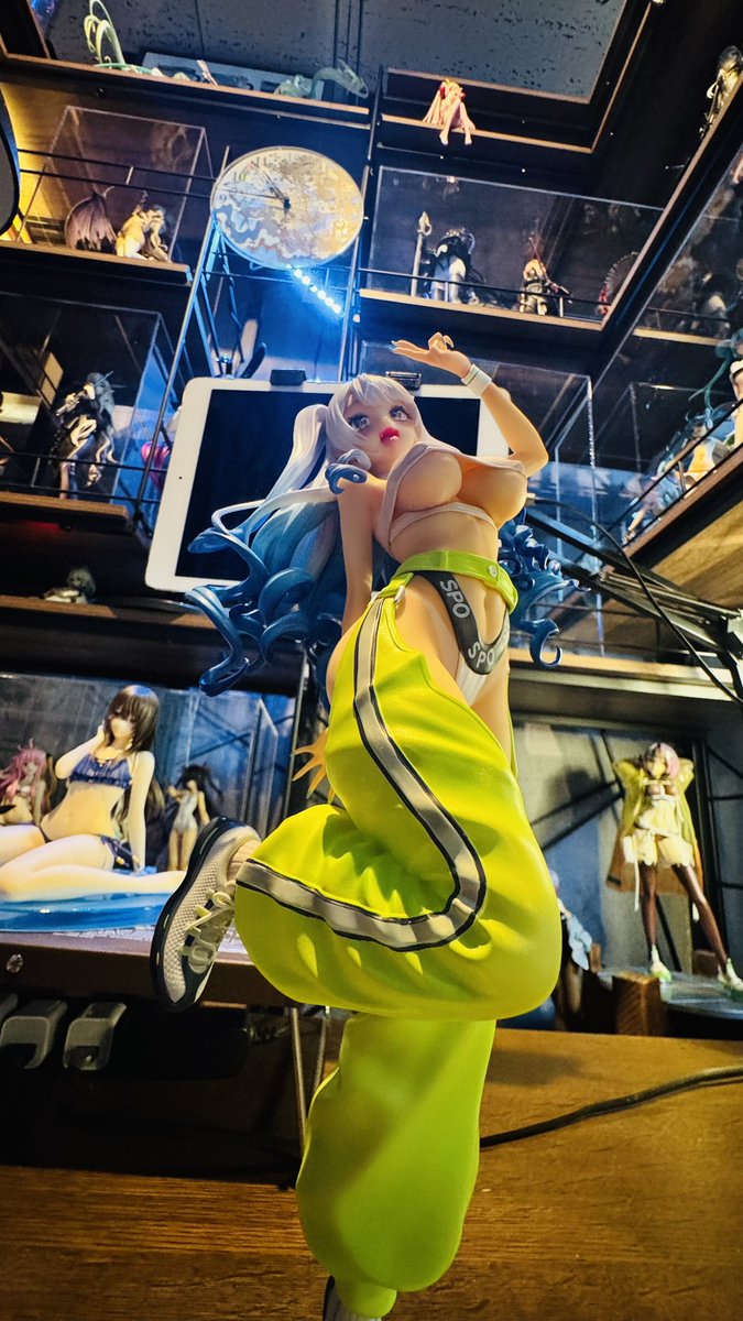 figuresamurai's tweet photo. 『高橋夏海 Illustrated by ねこめたる』

褐色キャラが好きで前々から欲しいなーーーと思っていたフィギュア

1/6スケールと大きめ
際ど過ぎです😏

#高橋夏海
#Lovery
#フィギュア https://t.co/n82gal0WjA
