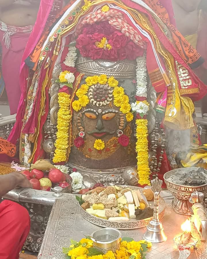 LokendraKarode's tweet photo. 🙏🔱जय श्री महाकाल 🔱🙏
श्री महाकालेश्वर ज्योतिर्लिंगजी का भस्म आरती श्रृंगार दर्शन 
🦂04_फरवरी_2025_मंगलवार🦂
🙏🌹हर हर महादेव 🌹🙏
🙏🔱जय शिव शंभू 🔱🙏
🙏🐍ॐ_नमः_शिवाय 🐍🔱 https://t.co/NbENomr5v6
