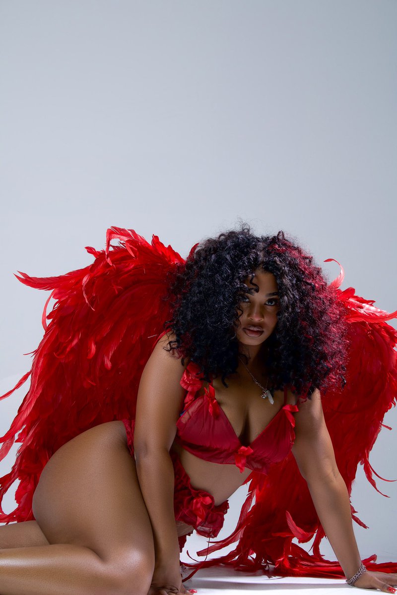 Frotographer tweet media