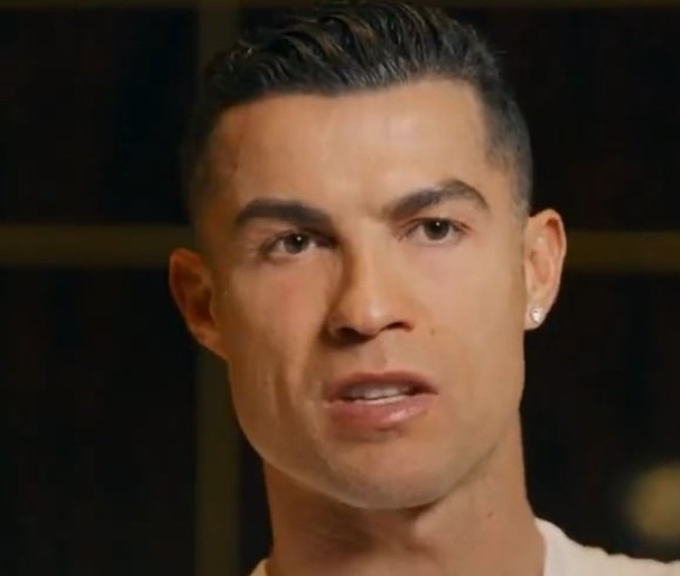 Cr7stianismo_'s tweet photo. 🚨Cristiano Ronaldo:

"Soy el jugador más completo de la historia del fútbol. Respeto al que le guste más Messi, Pelé o Maradona...pero soy el más completo. Juego con la izquierda, con la cabeza, con la derecha, son números. Soy el mejor jugador de la historia" https://t.co/SC9PyjVyJe