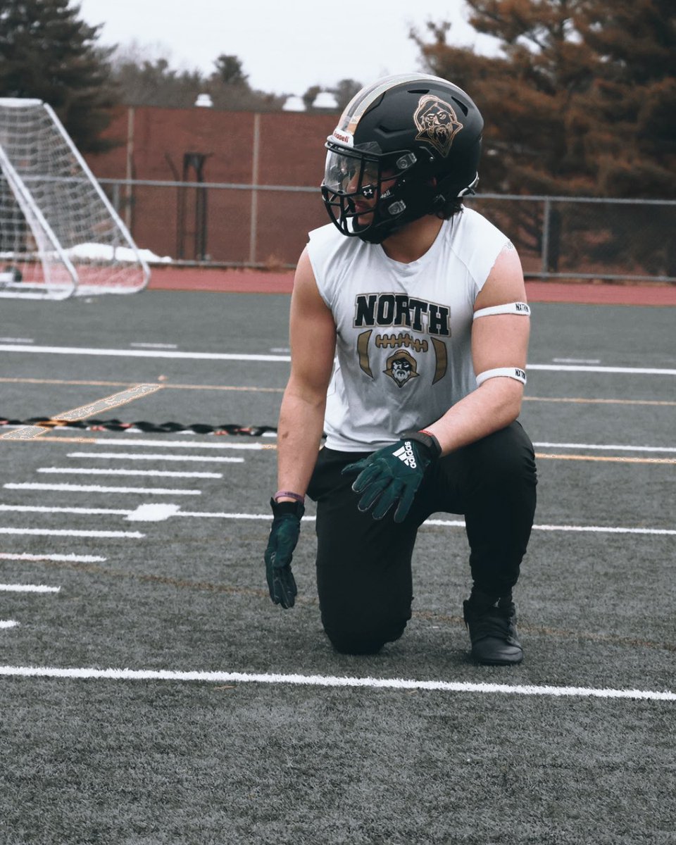 Danieljr_98's tweet image. It’s about the commitment and how much you’re willing to sacrifice 🔒

(Field work/Gym) 

#classof2028 #Linebacker #EdgeRusher