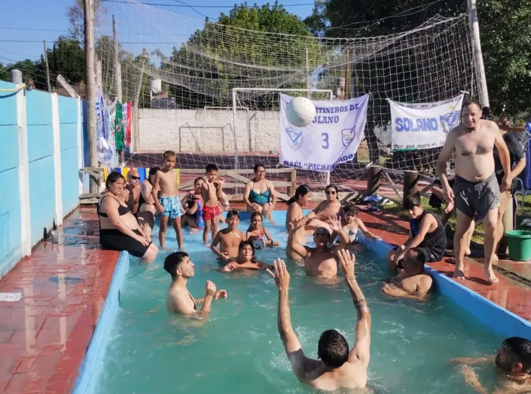 PFdeSolano's tweet photo. FESTEJO POR EL 8VO ANIVERSARIO DE NUESTRA PEÑA 🇮🇹💙🇮🇹
Con nuestro padrino presente, Raul "pacha " Cardozo.
Vivimos una jornada inolvidable 💙
SIEMPRE TODO POR Y PARA VELEZ 💙
Gracias a todos los que vinieron!
Por muchos años más y a seguir laburando. https://t.co/bQWCNwFg1z
