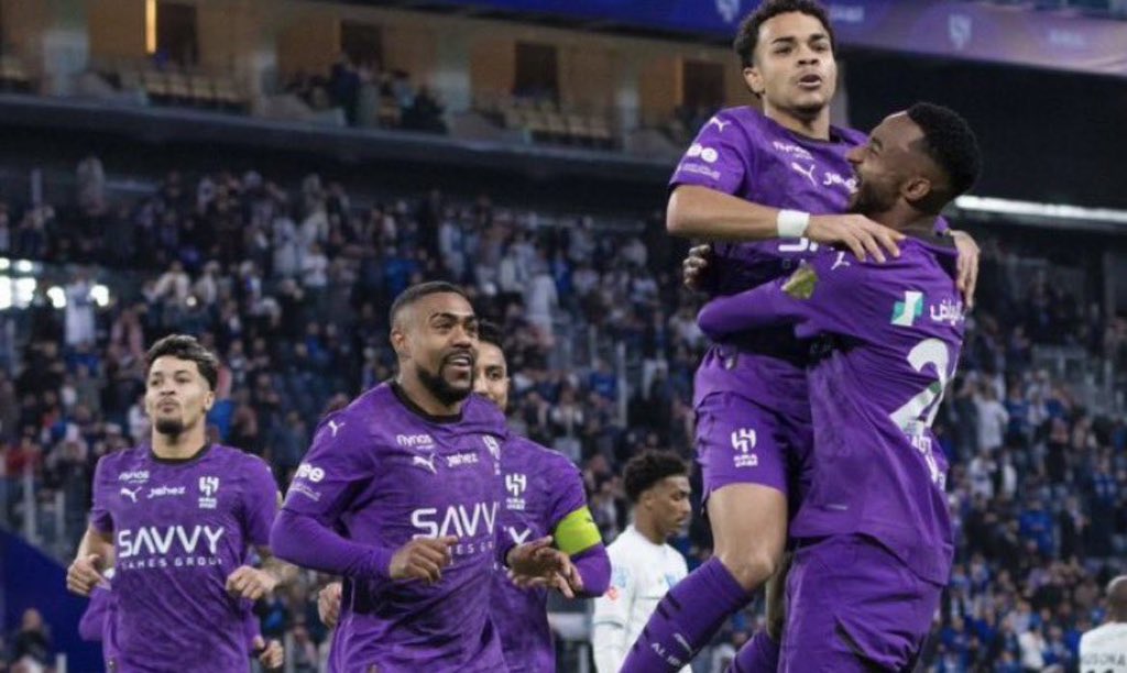 aa_cb3's tweet photo. متى المشاعر تلاقى ؟ 
نلتـقي بكره 💜 https://t.co/HvtoQI9TTU