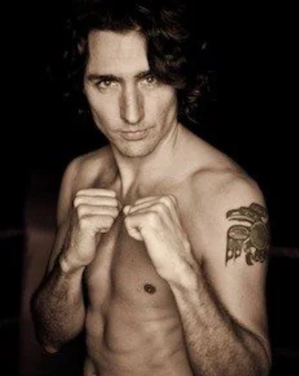 NecoleAnderson's tweet photo. @realDonaldTrump 

Canada will never back down 

We already are a great country. 

#CanadaUSTradeWar https://t.co/zoMrnSpyNI