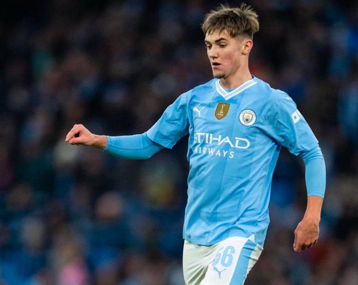 RTFabrizioRoman's tweet photo. 🟢🟡 #Jacon #Wright leaves #Man #City and joins #Norwich City as Swansea move collapsed and he’s picked Norwich, #deal done.

#Loan until June with £5m buy option clause from Man City. https://t.co/VasoKLrILk