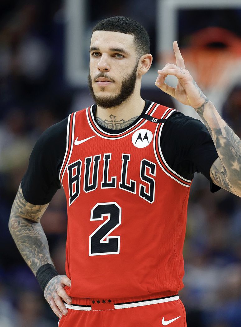 TheHoopCentral's tweet image. REPORT - The Chicago Bulls are shopping Lonzo Ball for 2nd-round Draft Capital, per @esidery.