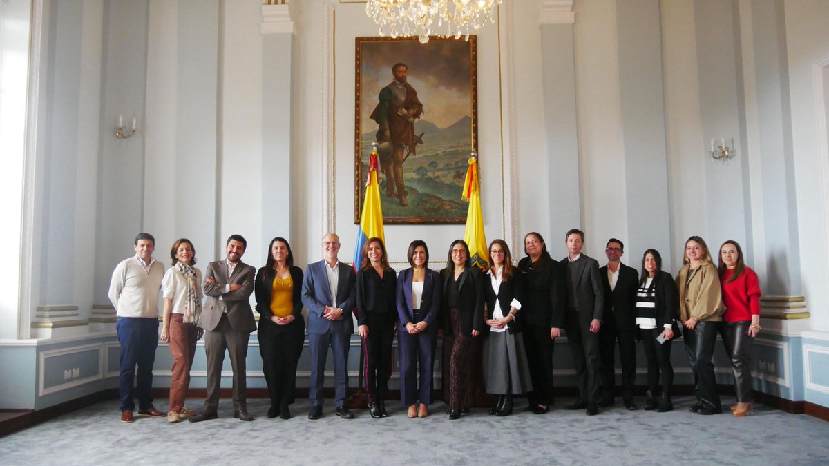 ConsejeriaTIC's tweet image. Durante la jornada y con la participación de diferentes sectores distritales, compartimos algunas de las apuestas del programa #BogotáCiudadInteligente del #PlanDistritaldeDesarrollo en el que conectaremos con nuestros habitantes a través de servicios digitales de calidad.🤩