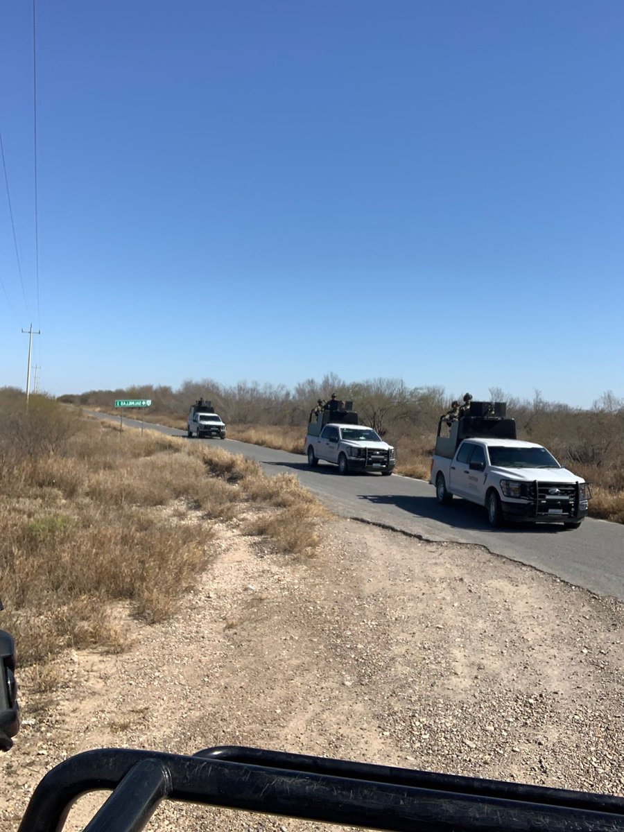 CarlosHidalgoo's tweet photo. 🚨Luego de la detención del "Ricky",  en Nuevo Laredo, #Tamaulipas, la Policía Estatal, Agencia de Investigación Criminal, FGE, @SEMAR_mx y @SEDENAmx, implementan y refuerzan operativos de seguridad en los límites de #Coahuila https://t.co/y1UlcsgxBR