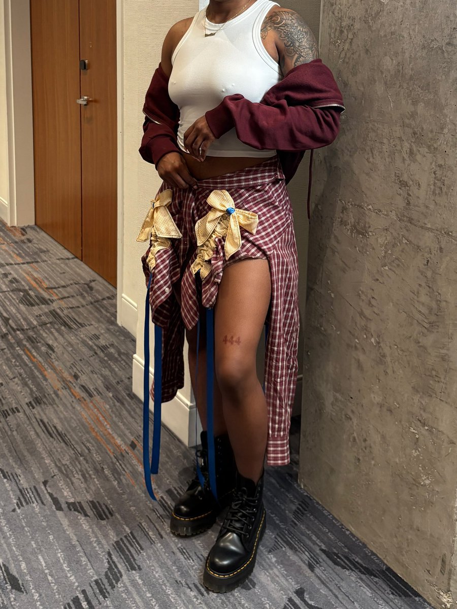 lalacienega's tweet photo. Flannel 🚮 https://t.co/QFT8RL8fFo