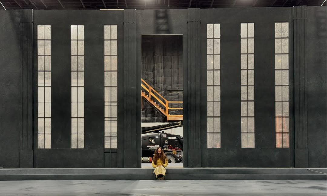 TaylorZsCalves's tweet photo. ‘Abracadabra’ music video set design. https://t.co/zkKem6n30F
