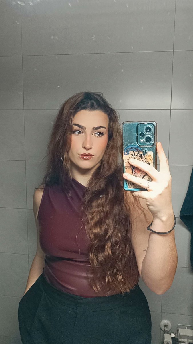 noeliadc2000's tweet photo. En mi mejor momento 💜 https://t.co/5nC6vGfIXt