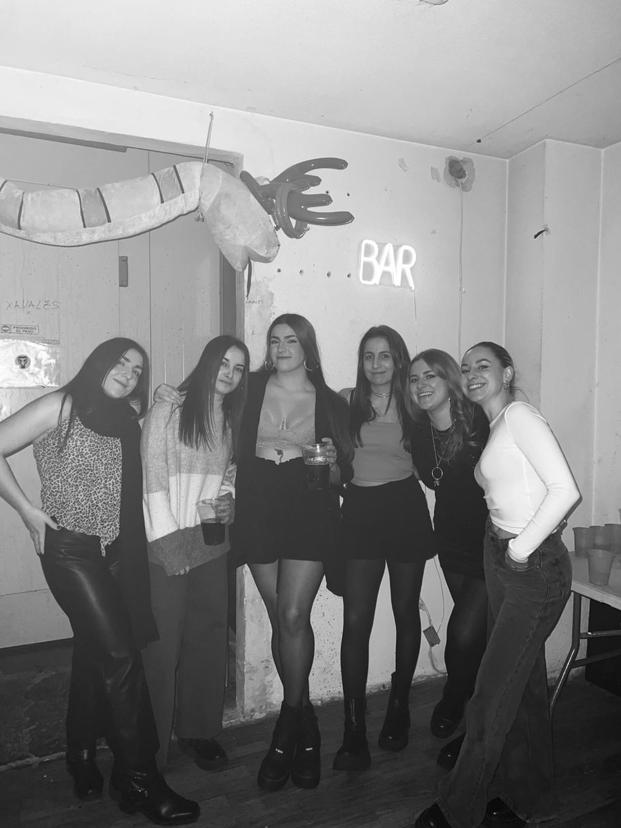 noeliadc2000's tweet photo. En mi mejor momento 💜 https://t.co/5nC6vGfIXt