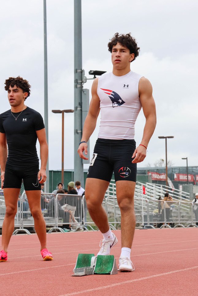 ElmoWhitten7's tweet image. Few pictures from last weekends meet. Got first in both heats, 60m and 150m. Also ran a 22.4s 200m split in SMR @R_Bolin63