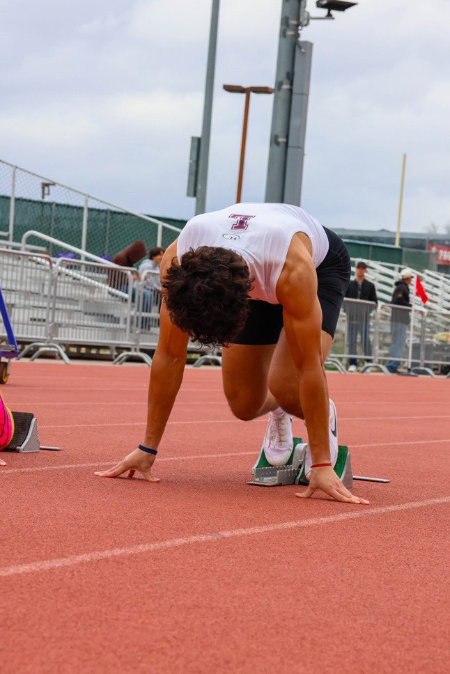 ElmoWhitten7's tweet image. Few pictures from last weekends meet. Got first in both heats, 60m and 150m. Also ran a 22.4s 200m split in SMR @R_Bolin63