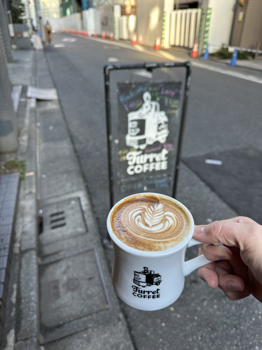 YukariSakamoto's tweet image. Lovely meeting @JuiChakravorty at @TurretCoffee at #Tsukiji. 

#foodsaketokyo #japan #tokyocafe #tokyocoffee