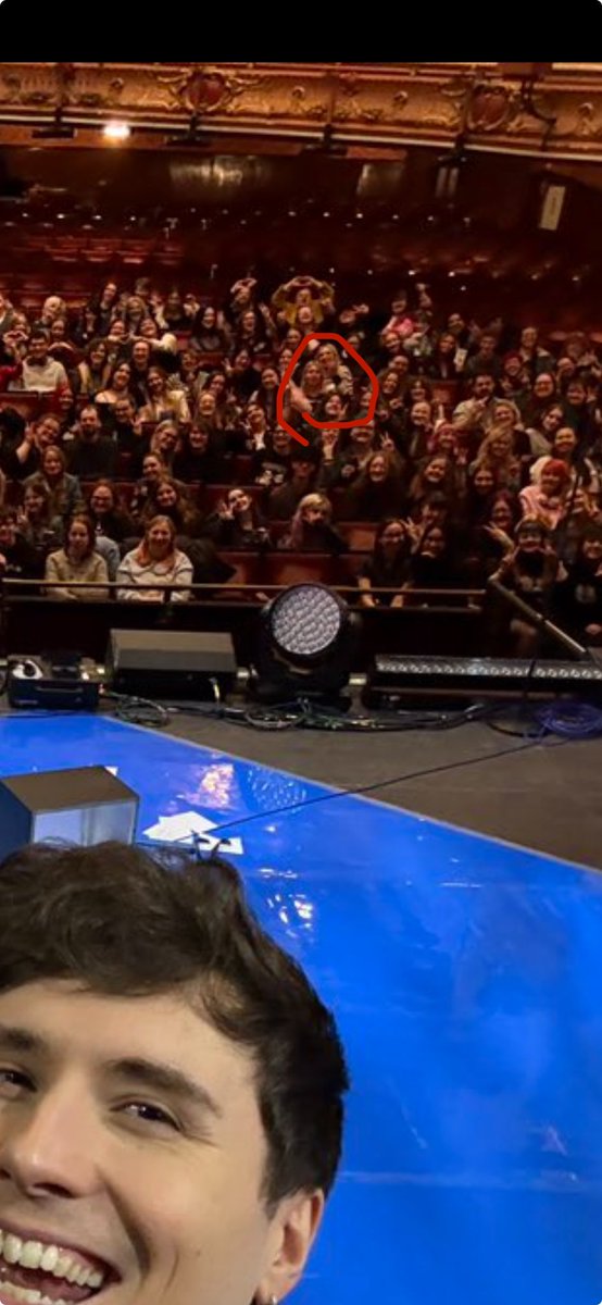 JadeLovesBands's tweet photo. Oh hey look it’s me (teen me is sobbing🥲) genuine thank you to D&amp;P for creating a space that someone like me with chronic anxiety felt comfortable enough to go to their first solo show! Something that isn’t much to others but completely out of my comfort zone🥺 #danandphil https://t.co/yCxfEwmhlk