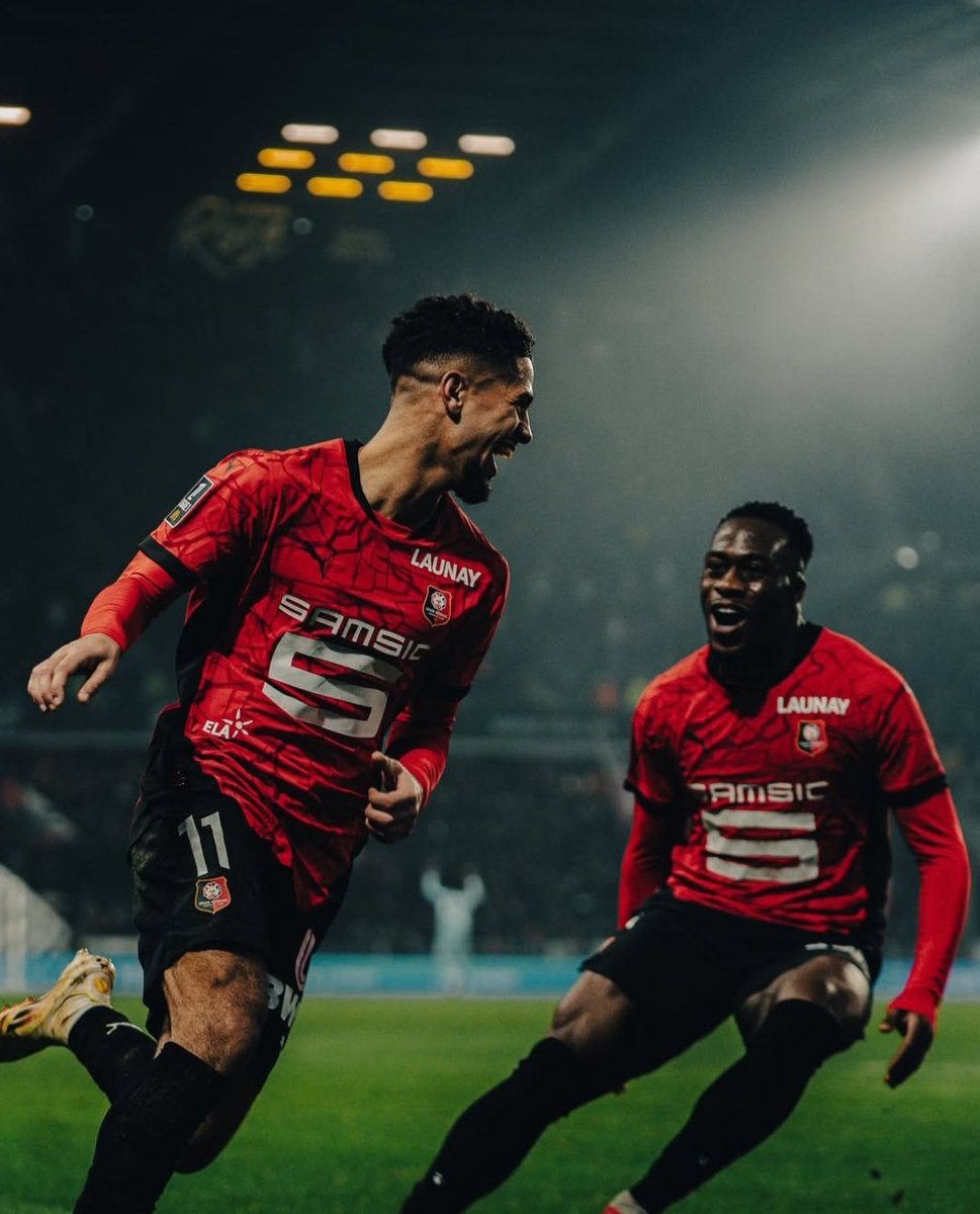 teamblas_LB10's tweet photo. ☝🏽🙏🏽... ⁸⁹

📸 : @ayyds6

#ludovicblas #teamblas #staderennais #photooftheday #srfc #srfcrcsa #instagram #strasbourg #victoire #but https://t.co/D4HXnz8M7J