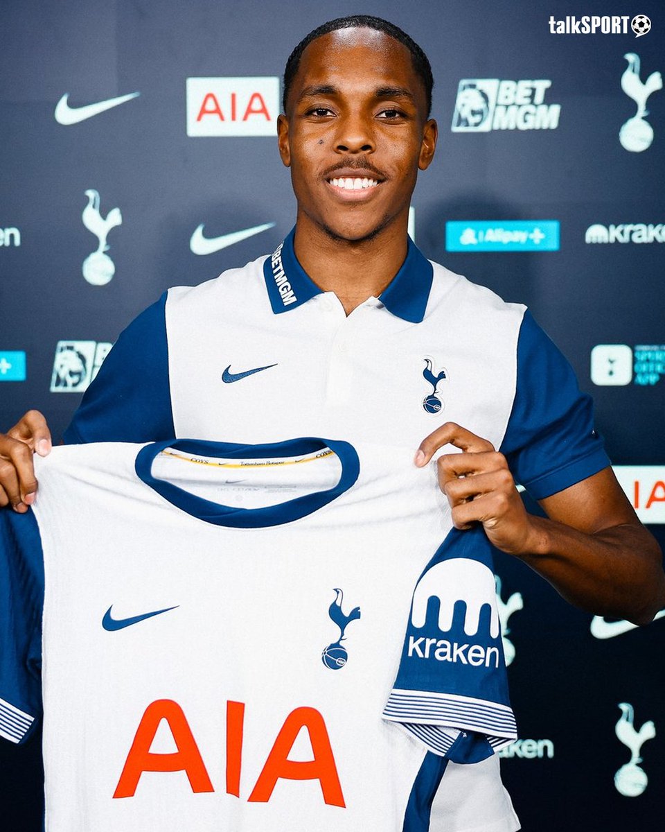 talkSPORT's tweet image. Who is the better signing? 🤔

🔁 RT for Mathys Tel 
❤️ Like for Evan Ferguson