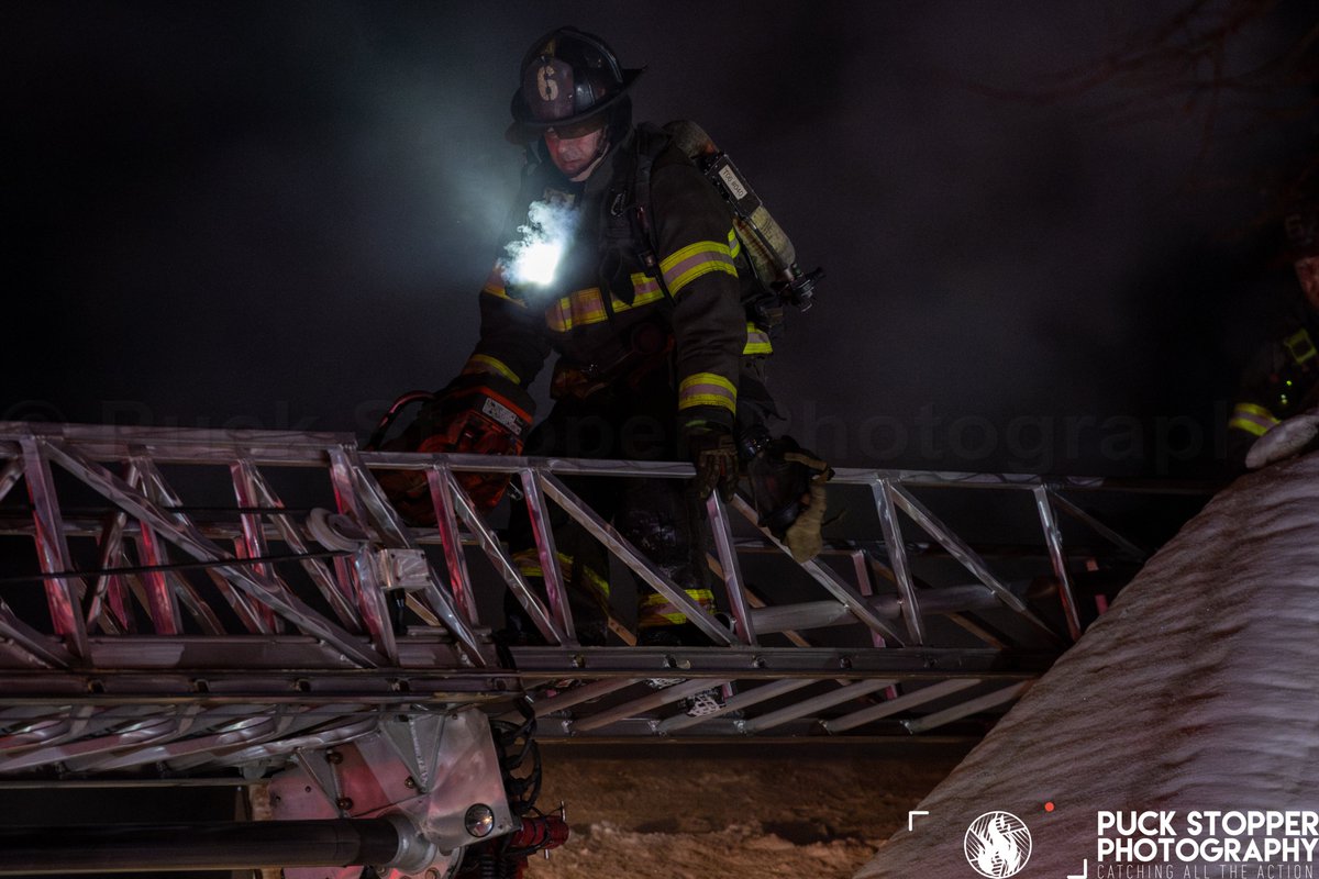 PSPhoto1's tweet photo. On February 1st Rochester firefighters worked a house fire on Flower City Park. Crews had heavy smoke showing on arrival and were able to make quick work of the fire. See more at https://t.co/K71TEENMx2
.
.
#Roc #RochesterNY #FlowerCity #StructureFire #BoxAlarm #FirstResponders https://t.co/zXoG1iHvVD