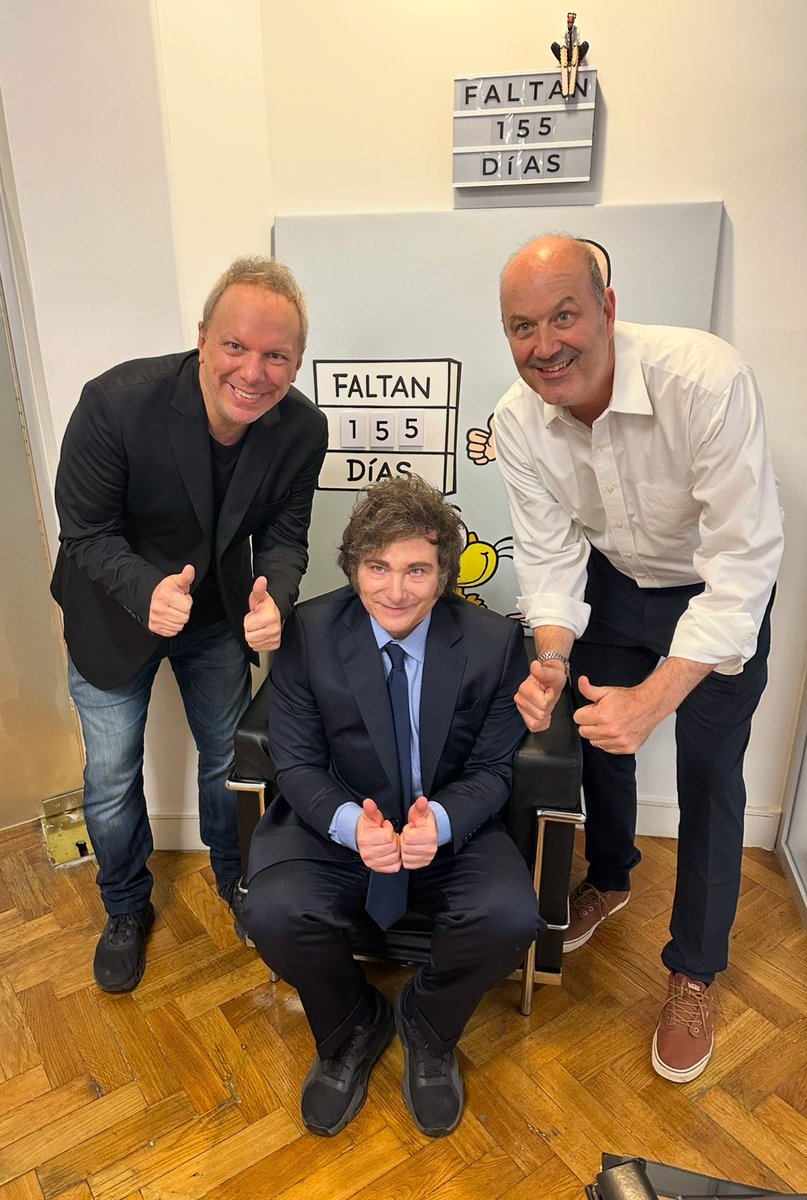 Nikgaturro's tweet photo. Hoy en el Ministerio de desregulación y transformación del Estado, junto al Presidente Javier Milei y Federico Sturzenegger. Faltan 155 días para terminar con todas las regulaciones, modernizar y transformar el Estado, extraordinario trabajo que está llevando a cabo @fedesturze junto a su equipo, con el liderazgo de @JMilei . Como la frase de Gandalf: “Todo que lo que tenemos que decidir es qué hacer con el tiempo que se nos ha dado”.