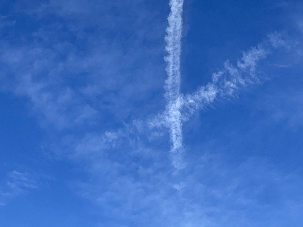 GStephenson_Wx's tweet image. X marks the spot... #SpectrumNews1 #ncwx #Contrails