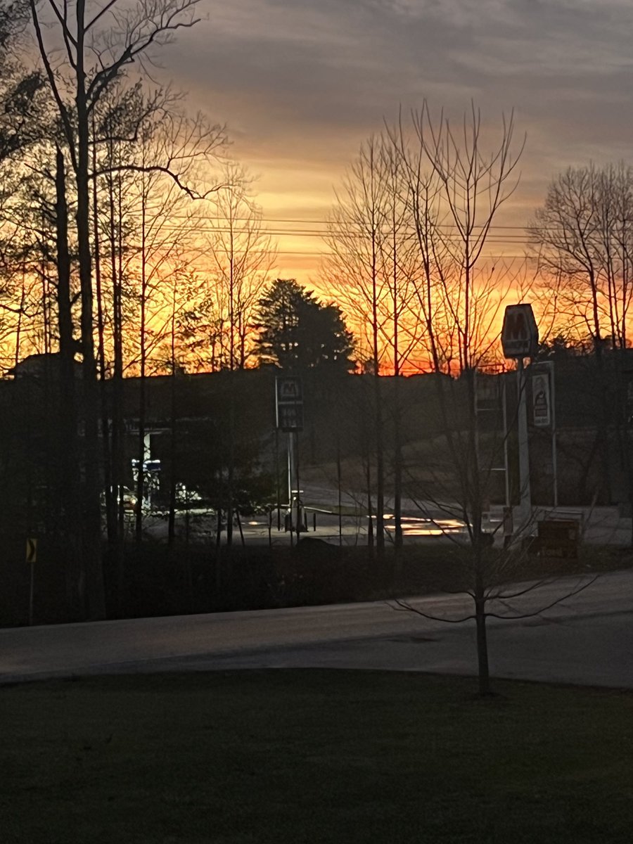 Front porch view tonight from the 606 #EastKy