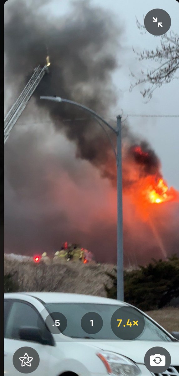 ShocksBrian's tweet photo. @omaha_scanner  huge apartment fire 103rd and Fort https://t.co/6syd7QpPMK