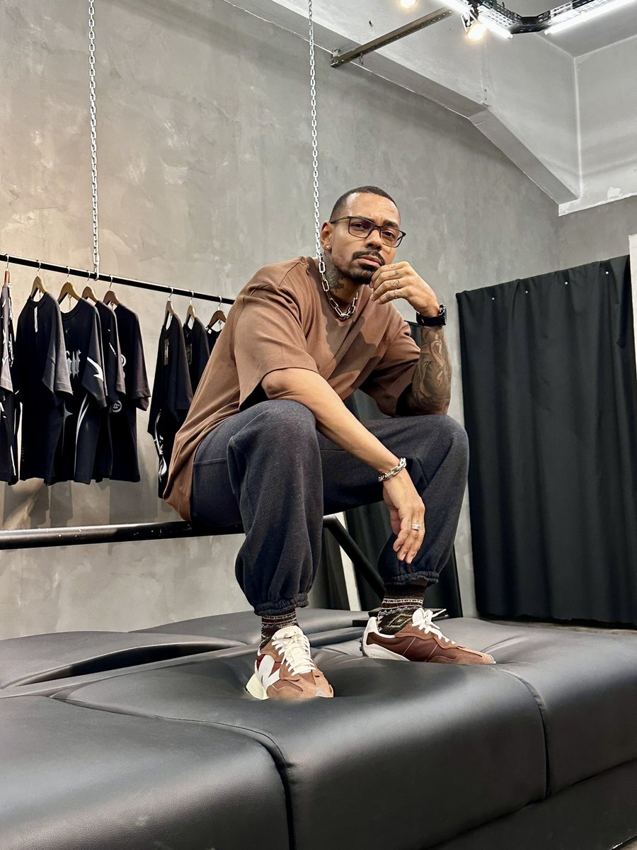 beatsbydiima's tweet image. Be like water 🌊🥷🏾 #shui