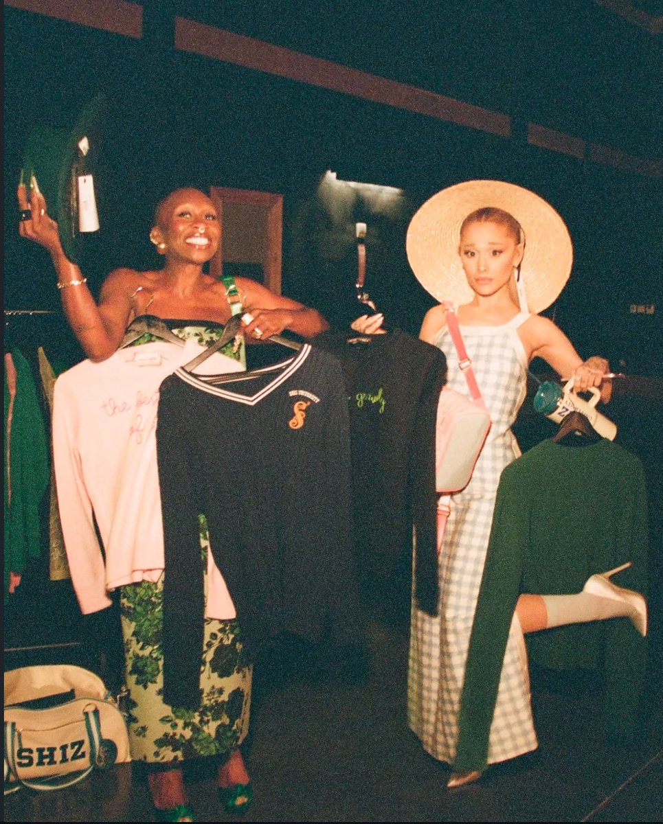 they’re so cute 😭😭