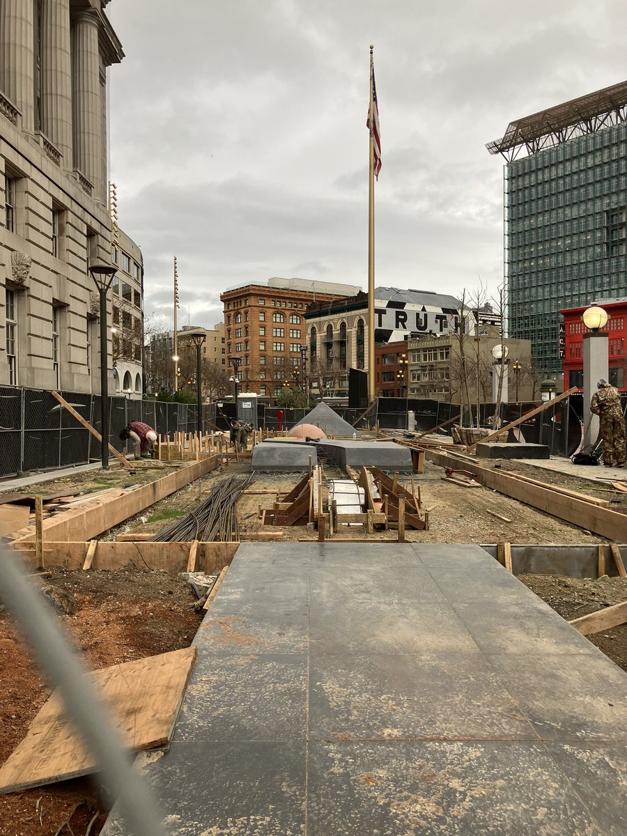 manueldrod's tweet photo. New addition to UN sk8 plaza 😳😳🤯 #skateX https://t.co/RHsl4rsQcz