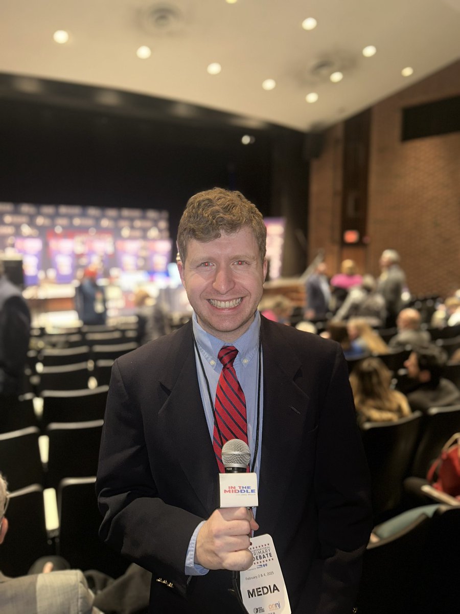 bloch_joey's tweet photo. Attended NJ Dem Gov debate @ @RiderUniversity last night. Great seeing #realtalkwithfernandouribe Host @theamazinguribe & @NB_Today Editor @Charlie4Change! Special thanks to @NJGlobe Editor @wildstein for the invite! Shoutout to @annpryorbloch for the photos! GOP Debate tomorrow! https://t.co/rX7dS8R3yS