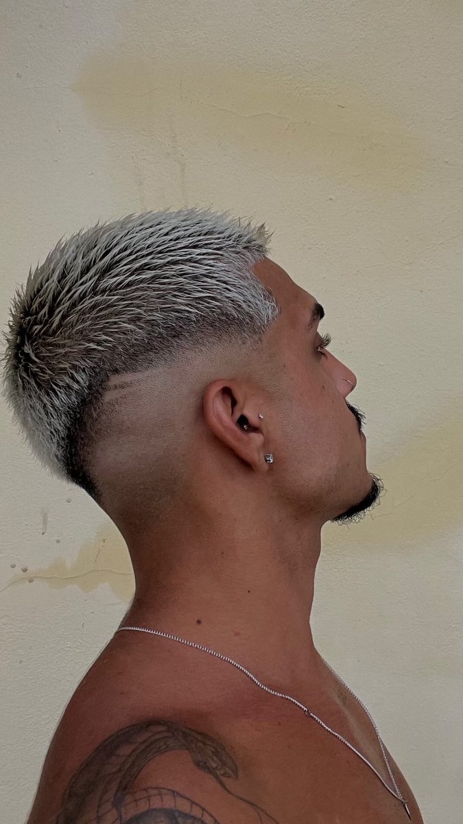 jncastro001's tweet photo. de frente ou de ladin? https://t.co/LKyrkXWUyv