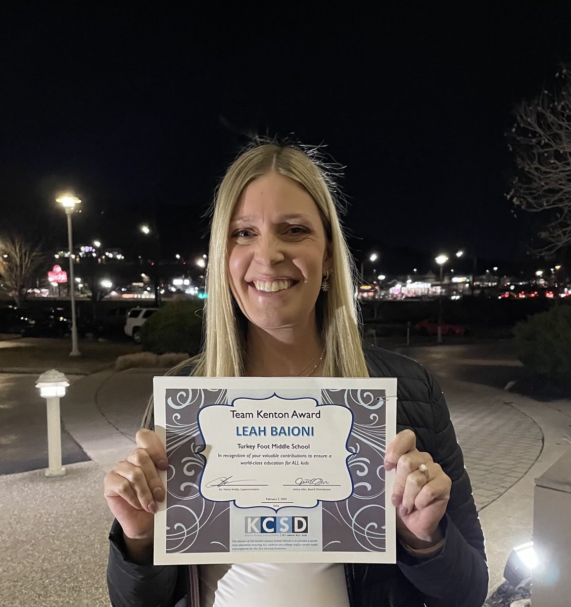 Chris Fossett (@c_fossett) on Twitter photo Proud to see <a href="/FootMiddle/">Turkey Foot Middle School</a> 6th grade ELA teacher, PLC Lead, SBDM member, and Volleyball coach get recognized this evening by the <a href="/TheKCSD/">Kenton County School District</a> School Board for her amazing work with and for our students! Congrats Leah Baioni! Proud to see <a href="/FootMiddle/">Turkey Foot Middle School</a> 6th grade ELA teacher, PLC Lead, SBDM member, and Volleyball coach get recognized this evening by the <a href="/TheKCSD/">Kenton County School District</a> School Board for her amazing work with and for our students! Congrats Leah Baioni!