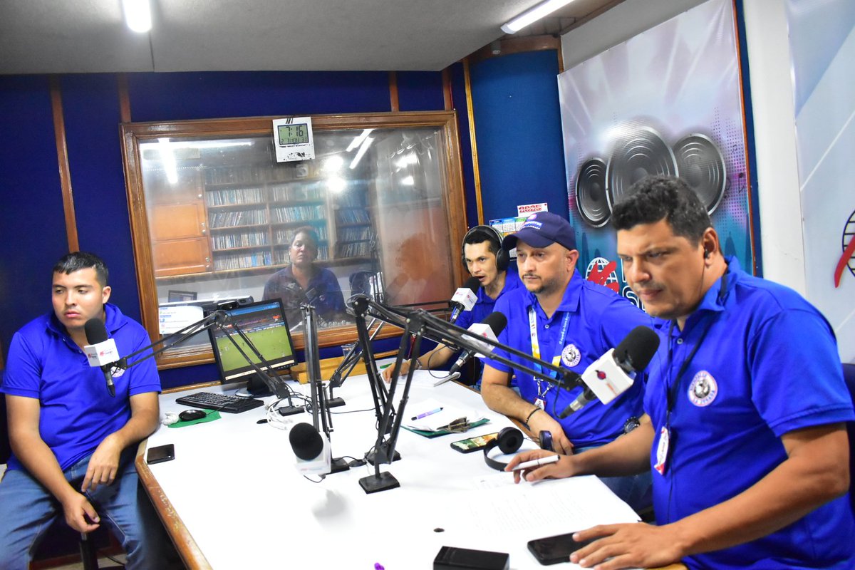 FulldeportesC's tweet photo. 🔴 ¡YA ESTAMO EN VIVO! | Deportivo Pereira vs Alianza Valledupar FC | Fecha 2 - Liga BetPlay Dimayor 2025 -I.

🔵 Facebook:
https://t.co/e7uXRL0g6t

🔴 Youtube:
https://t.co/cmcE9Vg7PT

📻 Maravilla Stereo 105.7 FM

¡𝙎𝙞𝙚𝙢𝙥𝙧𝙚 𝙚𝙣 𝙡𝙖 𝙟𝙪𝙜𝙖𝙙𝙖! https://t.co/0o4EZ5SOGQ
