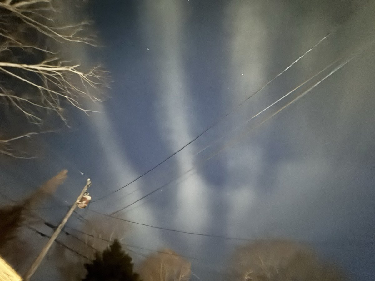 Wm. Paul Kinsman 🫐 (@paulkinsman) on Twitter photo Some interesting clouds above my house just now… facing west then east #nlwx #eastend <a href="/EddieSheerr/">Eddie Sheerr</a> Some interesting clouds above my house just now… facing west then east #nlwx #eastend <a href="/EddieSheerr/">Eddie Sheerr</a>