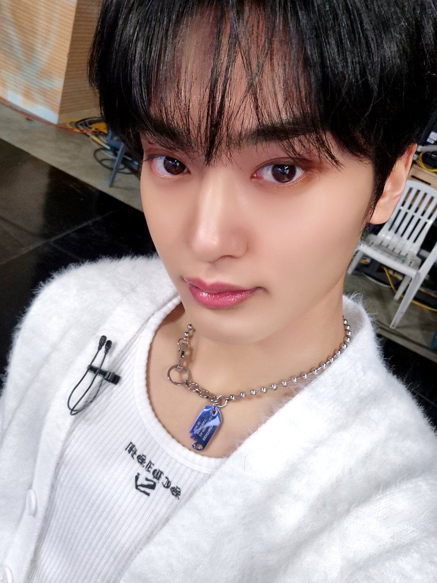 [📸] 250204
arirang TV #AfterSchoolClub
⠀
MC 런태와 함께하는 기분 좋은 2월의 시작🫶
추운 날씨지만 따뜻한 추억 가득 만들어나가요! ❄
⠀
#CRAVITY #크래비티
#앨런 #태영
#FIND_THE_ORBIT
#Now_or_Never