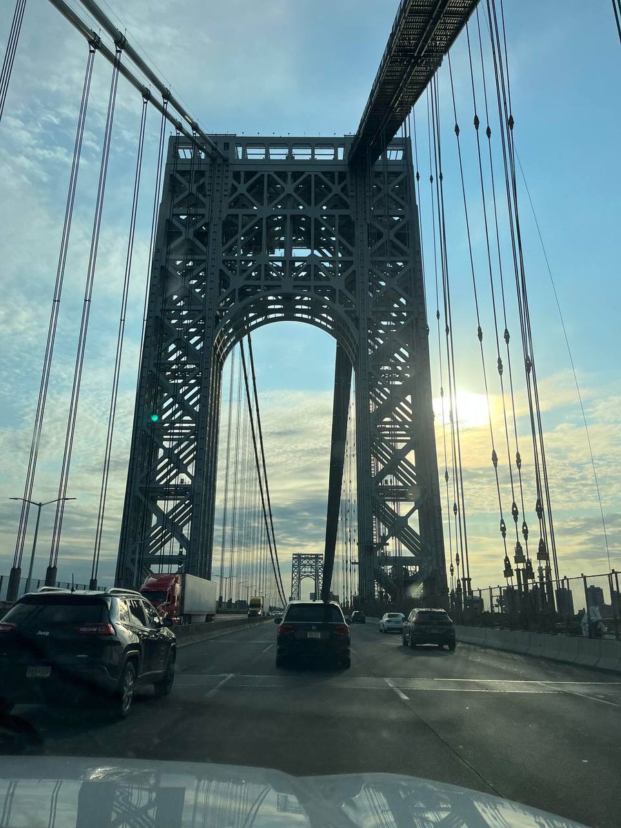 RileyTufts's tweet photo. The weather in New York City is sunny today. May everyone have a nice day.

#newyorkcity #happyday #happytodayeveryone #loveyourself #loveyourlife #singlelife #beautifulgril #likeandlike #likeandcomment #followme https://t.co/E8oAIb2D8O