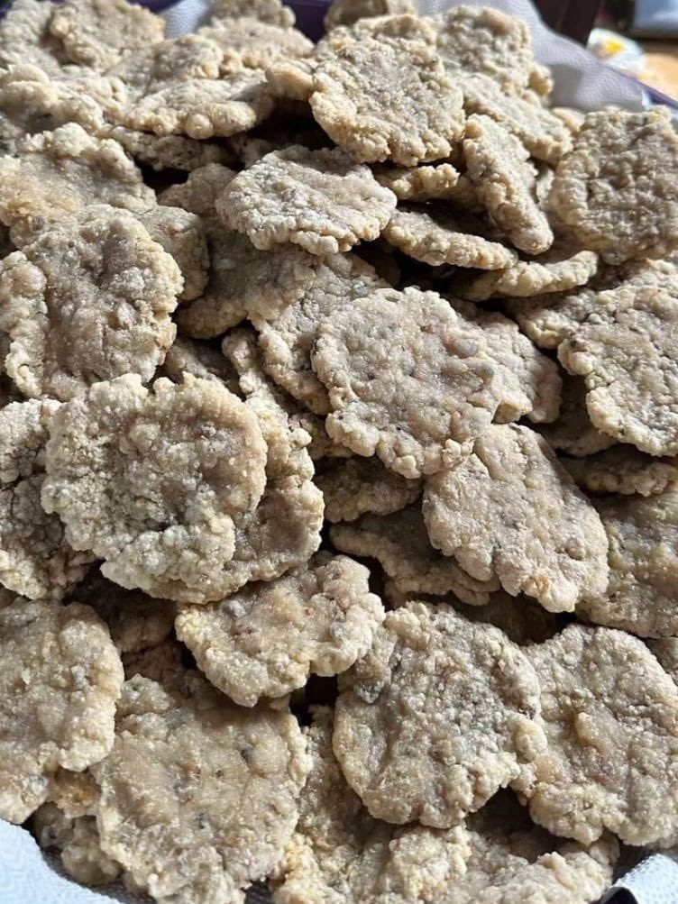 nevermindnon's tweet photo. nah guys, aku dagang pempek nih. silakan order pempek palembang asli pakai ikan tenggiri 😁 aku jadi jualan karena udah muak sama rasa pempek di bali yang mahal tapi isinya banyak tepung dan cukonya amburadul.

pempek ini home made ya. aku buat fresh setiap hari. dijamin ENAK 👍🏻 https://t.co/zjPIozkm0f